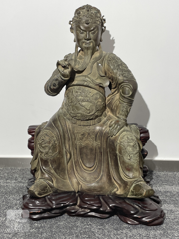 二十世纪  铜鎏刻云龙纹大关公座像（附座） - 图2